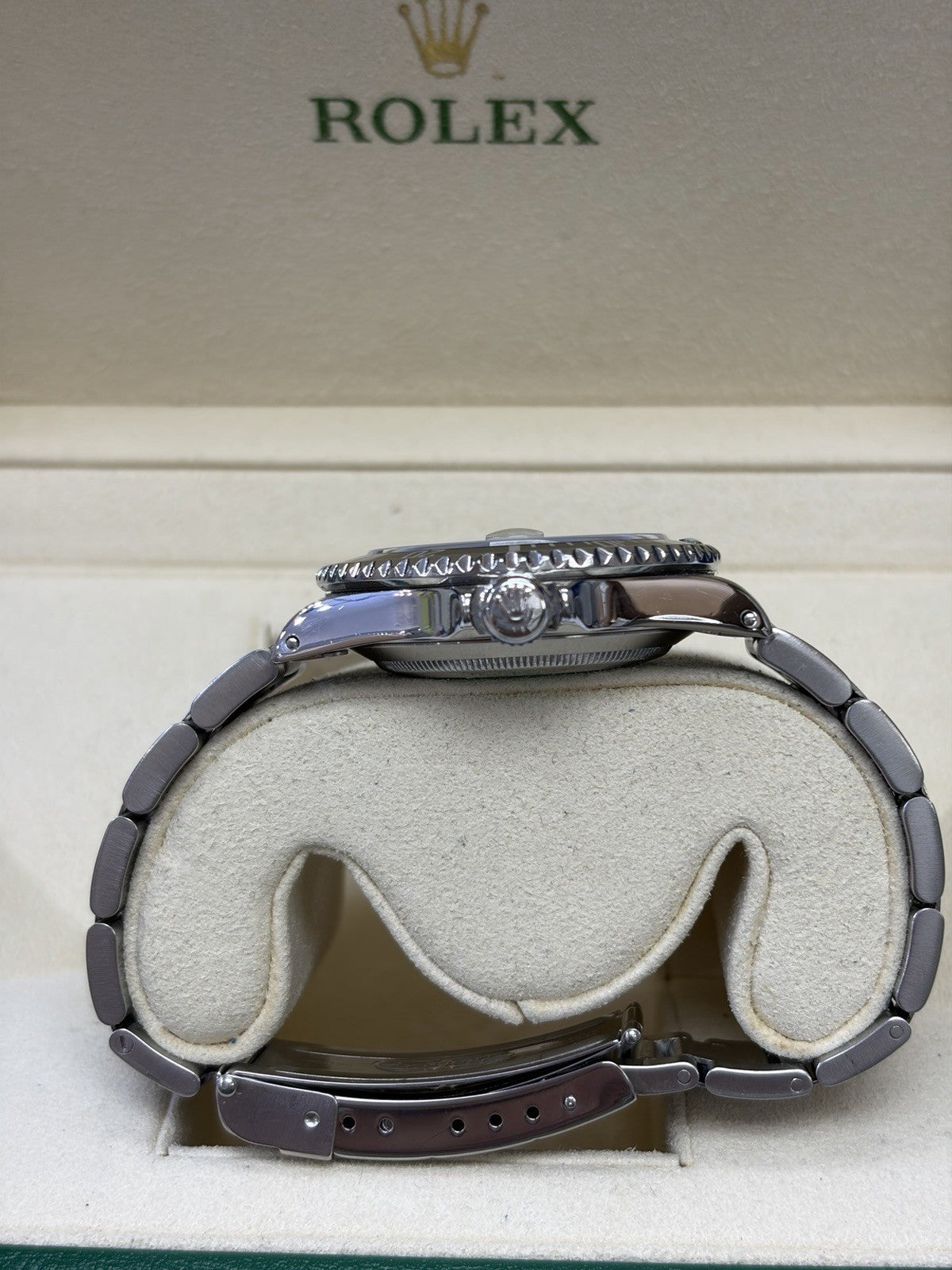 Rolex Submariner 16610LN Silver Oyster Bracelet with Black Bezel 40mm Rolex Box