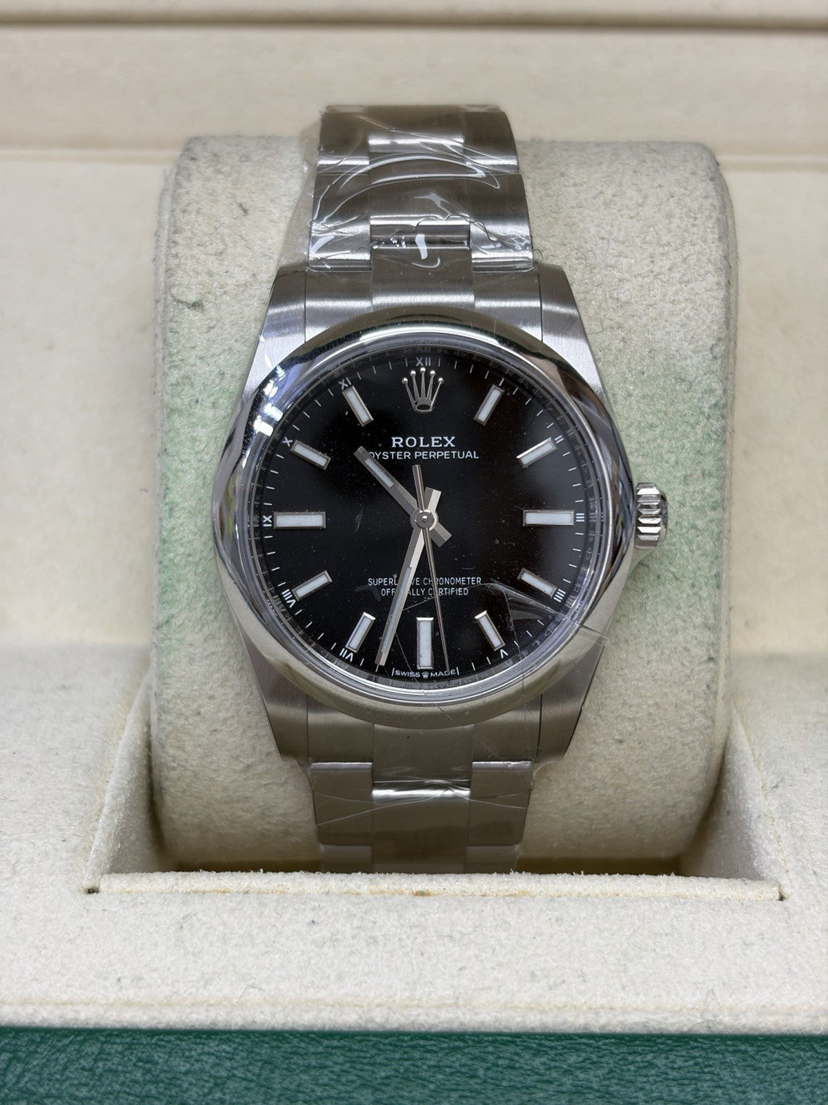 New Rolex Oyster Perpetual 124200 Silver Oyster Bracelet with Silver Bezel