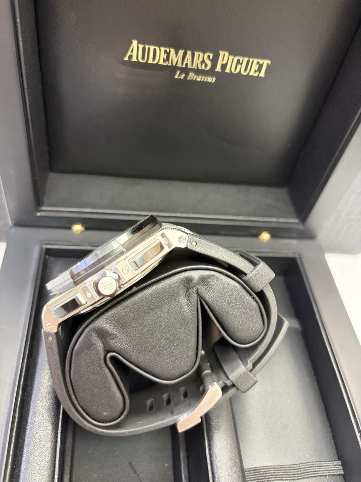 Audemars Piguet Royal Oak Offshore Panda 26400SO.OO.A002CA.01 Auto Men's 44mm